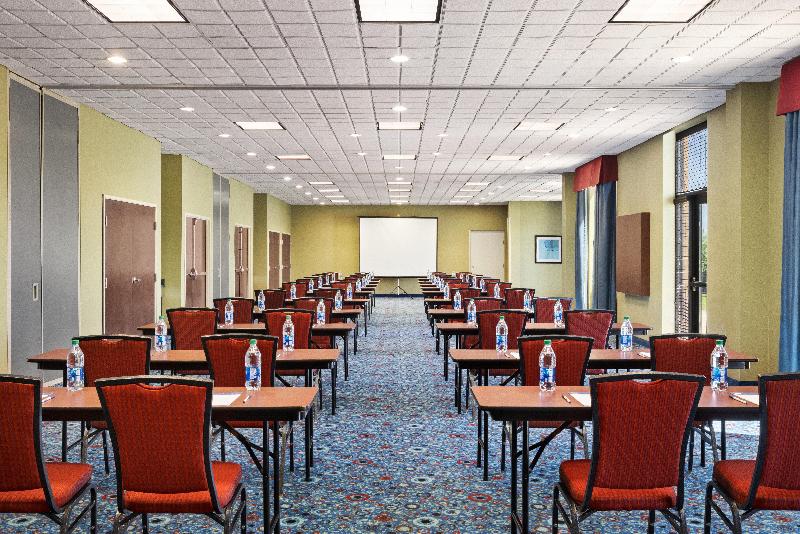 Holiday Inn Express and Suites Akron Regional Airp image