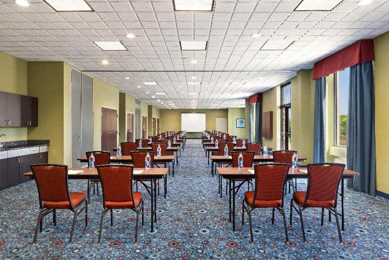Holiday Inn Express and Suites Akron Regional Airp image