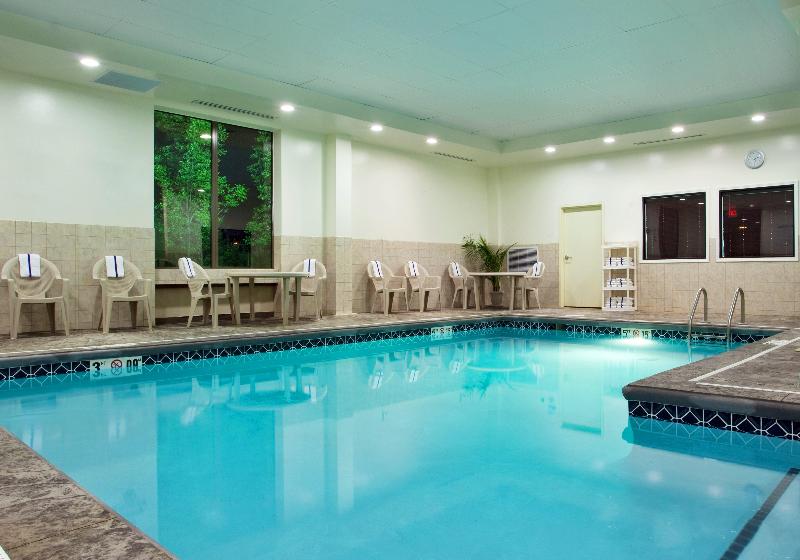 Holiday Inn Express and Suites Akron Regional Airp image