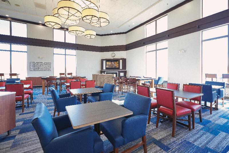 Holiday Inn Express and Suites Akron Regional Airp image