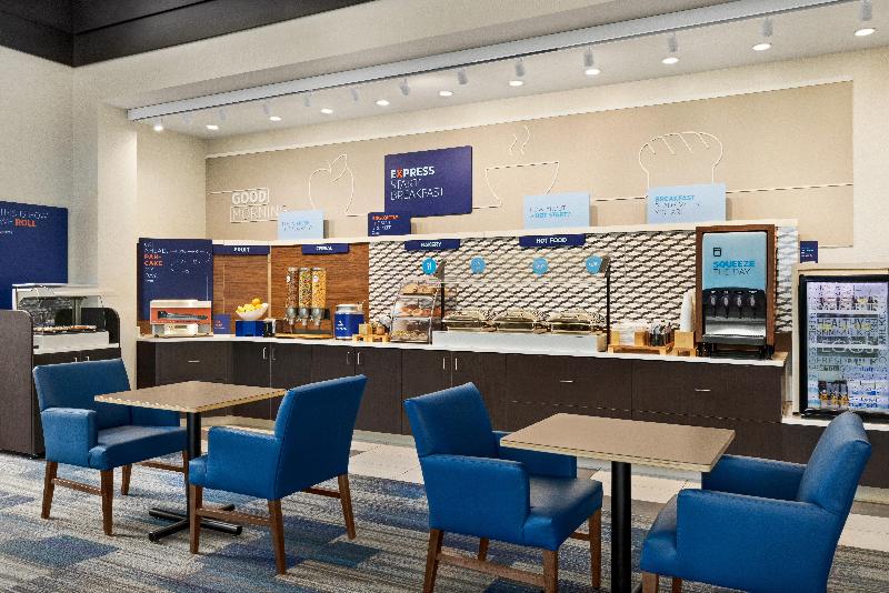 Holiday Inn Express and Suites Akron Regional Airp image