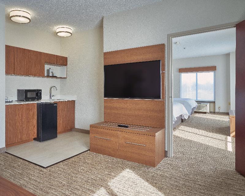 Holiday Inn Express and Suites Akron Regional Airp image