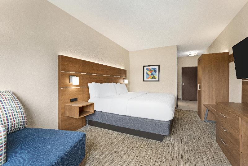 Holiday Inn Express and Suites Akron Regional Airp image