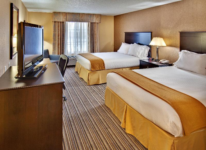 Holiday Inn Express and Suites Council Bluffs Conv photo 9