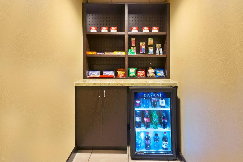 Holiday Inn Express & Suites Colby By IHG image