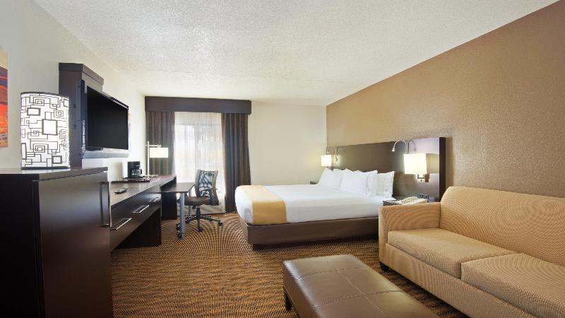 Holiday Inn Express & Suites Colby By IHG image