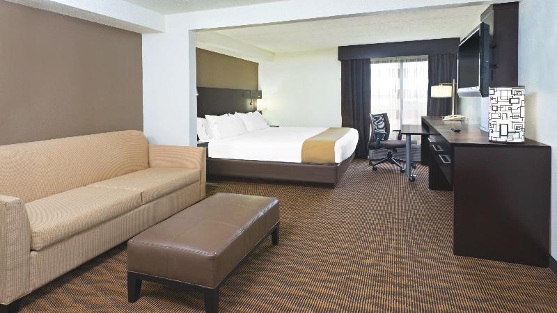Holiday Inn Express & Suites Colby By IHG image