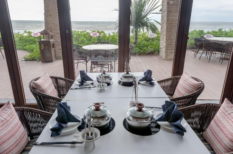 Crowne Plaza Hailing Island image