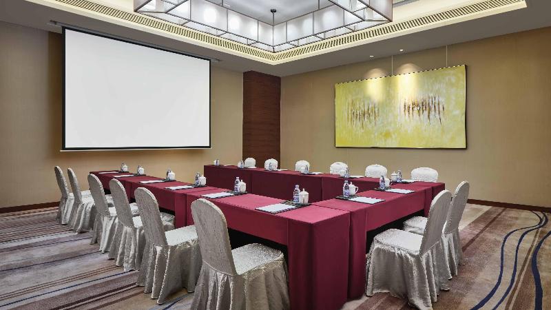 Crowne Plaza Hailing Island image