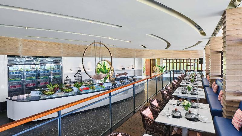 Crowne Plaza Hailing Island image