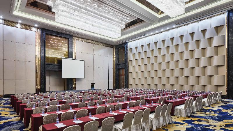 Crowne Plaza Hailing Island image