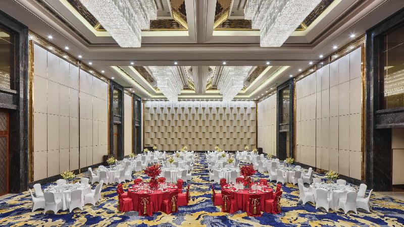 Crowne Plaza Hailing Island image