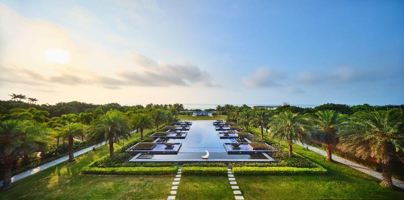 Crowne Plaza Hailing Island image