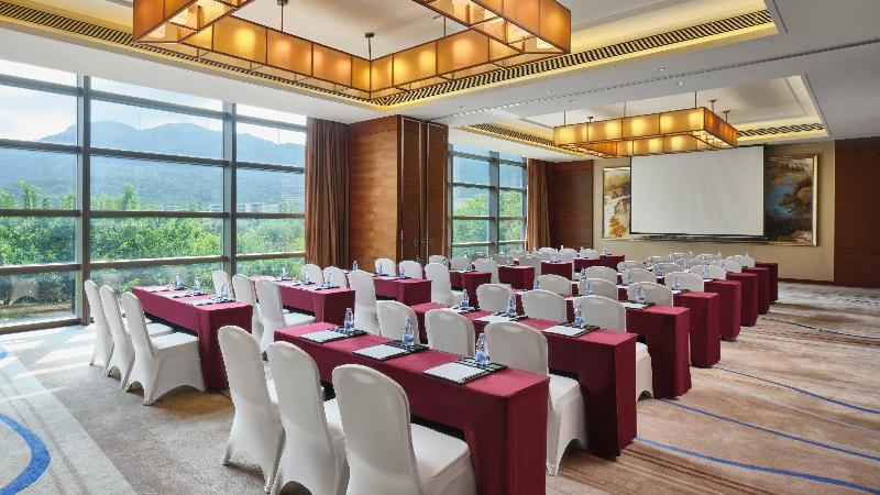 Crowne Plaza Hailing Island image