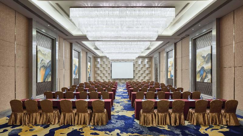 Crowne Plaza Hailing Island image