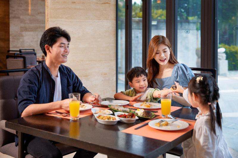 Crowne Plaza Hailing Island image