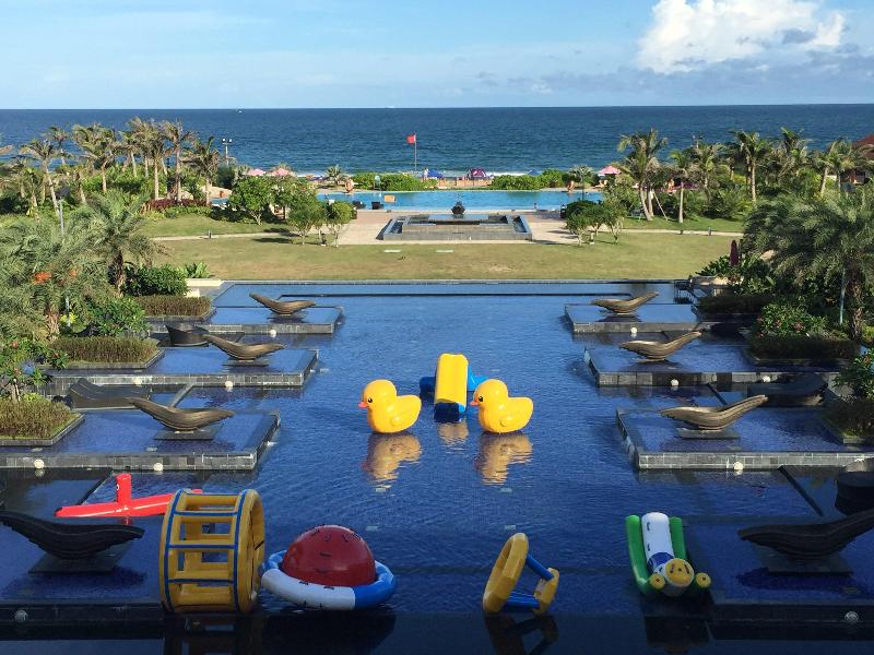 Crowne Plaza Hailing Island image
