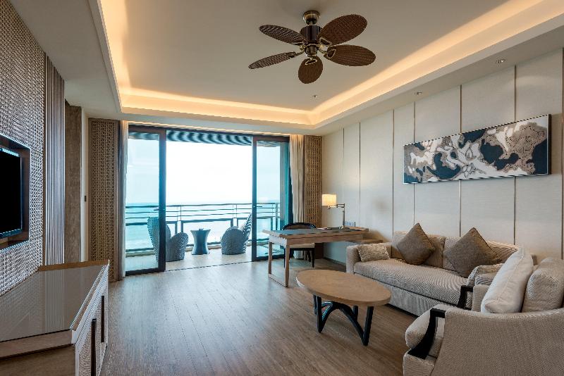 Crowne Plaza Hailing Island image