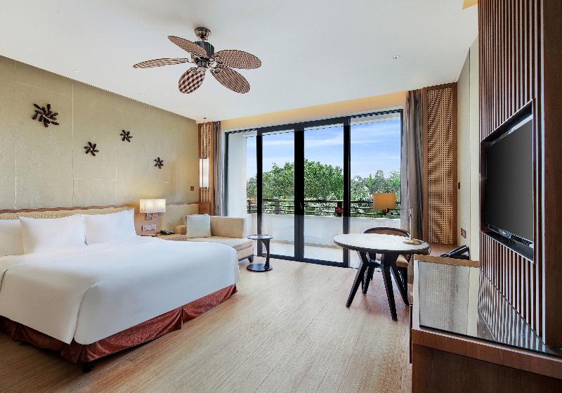 Crowne Plaza Hailing Island image