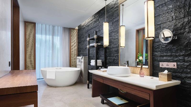 Crowne Plaza Hailing Island image