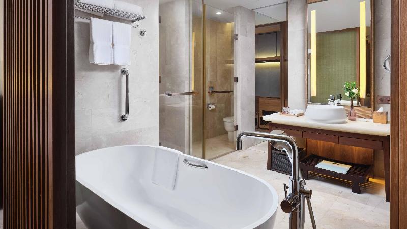 Crowne Plaza Hailing Island image