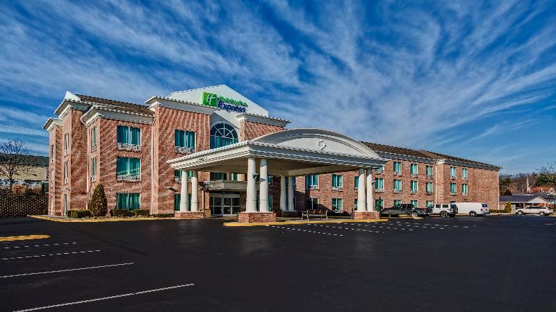Holiday Inn Express & Suites London By IHG image