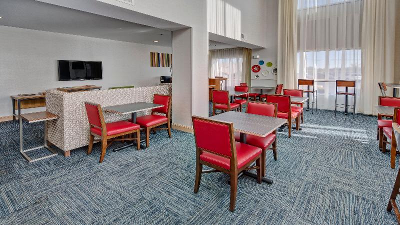 Holiday Inn Express & Suites London By IHG image