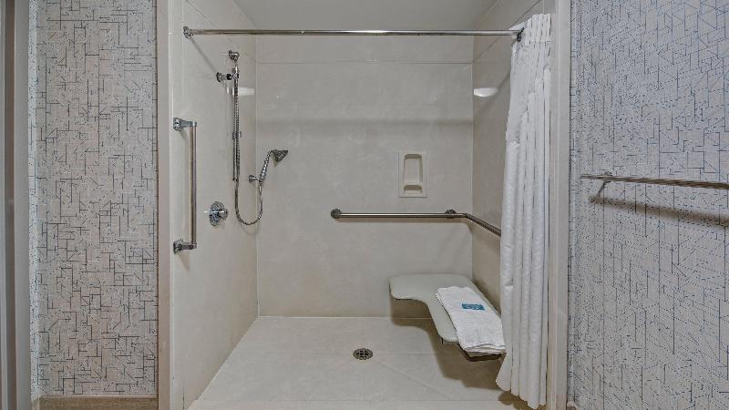 Holiday Inn Express & Suites London By IHG image