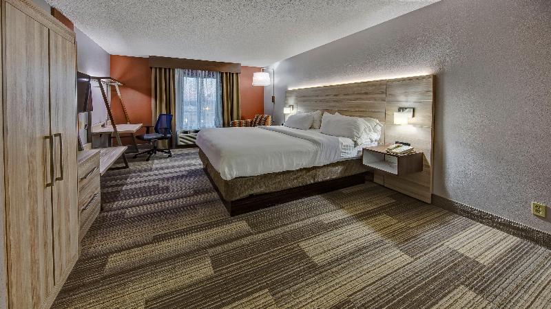 Holiday Inn Express & Suites London By IHG image