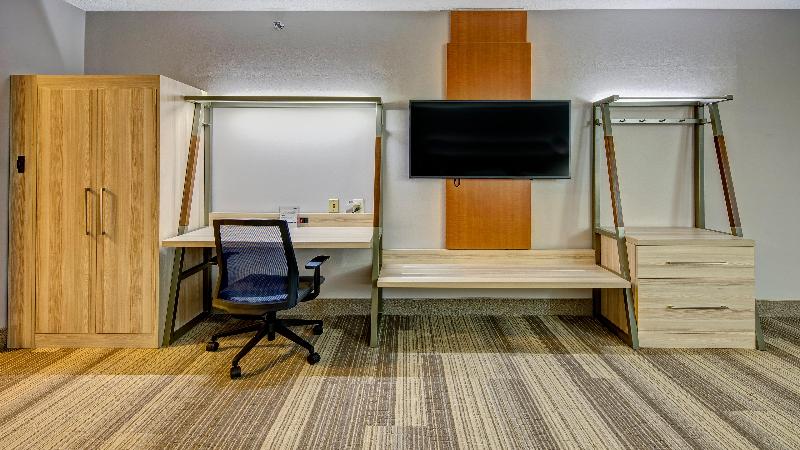 Holiday Inn Express & Suites London By IHG image