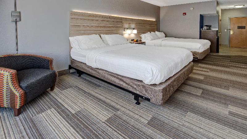 Holiday Inn Express & Suites London By IHG image