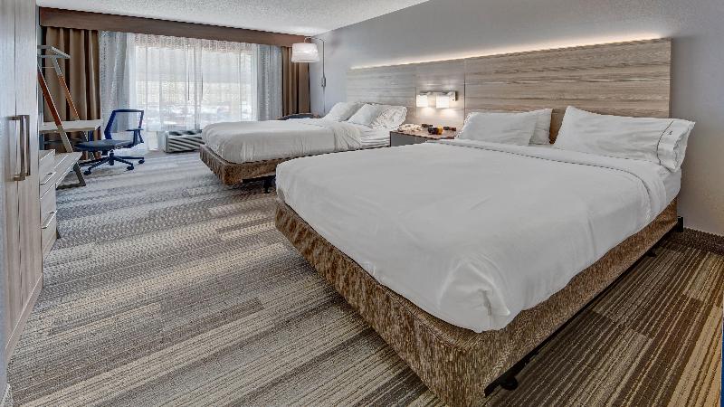 Holiday Inn Express & Suites London By IHG image