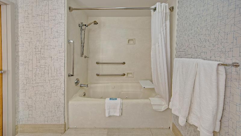 Holiday Inn Express & Suites London By IHG image