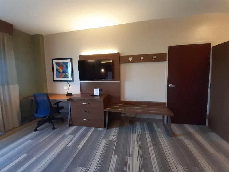 Holiday Inn Express and Suites Trincity Trinidad A photo 19