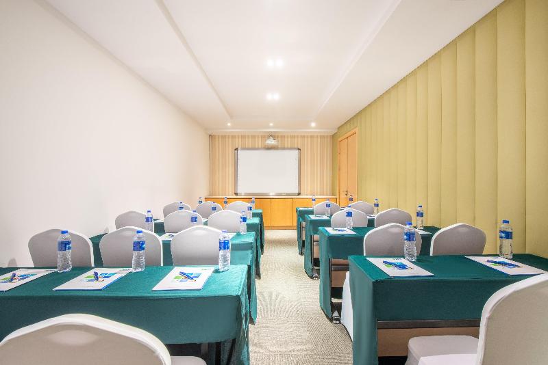 Holiday Inn Express Changzhou Center image