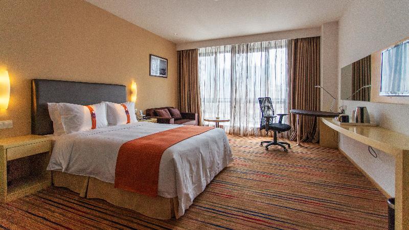 Holiday Inn Express Changzhou Center image