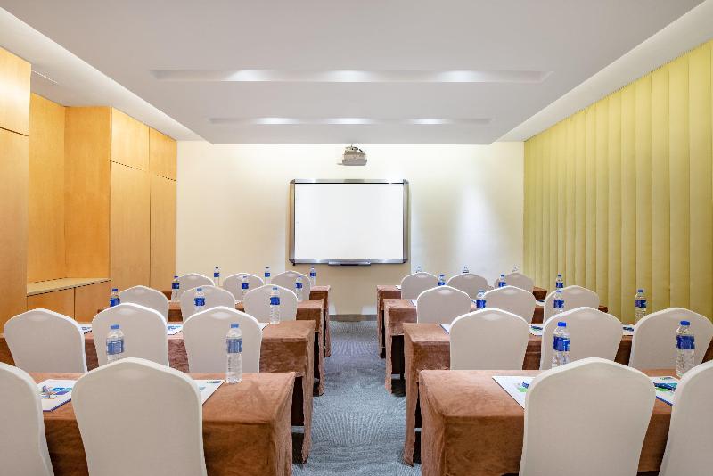 Holiday Inn Express Changzhou Center image