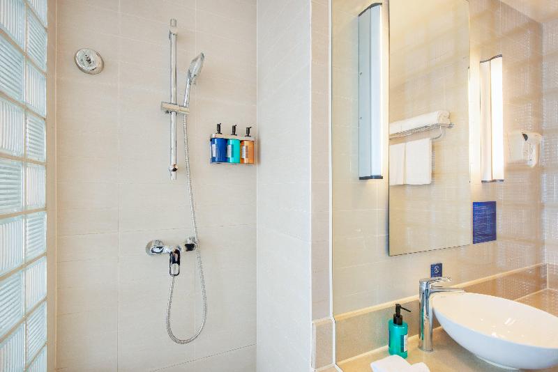 Holiday Inn Express Changzhou Center image
