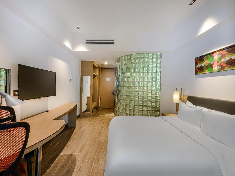 Holiday Inn Express Haikou West Coast image