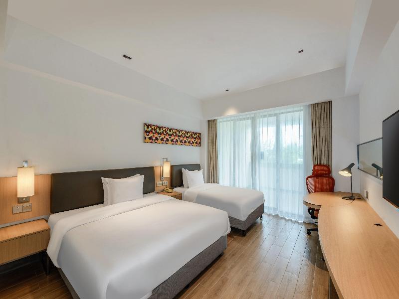 Holiday Inn Express Haikou West Coast image