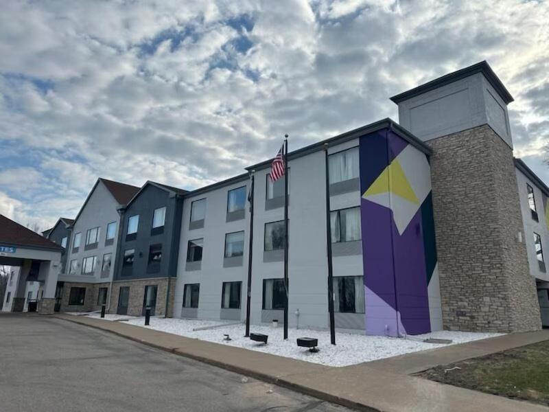 Spark by Hilton La Crosse Onalaska image
