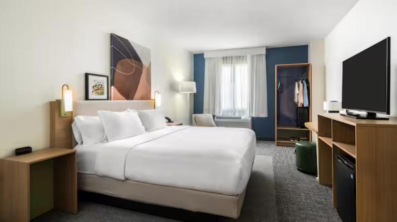 Spark by Hilton La Crosse Onalaska image