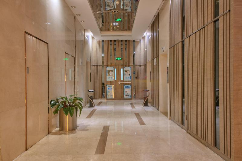 Holiday Inn Express Luoyang City Center image