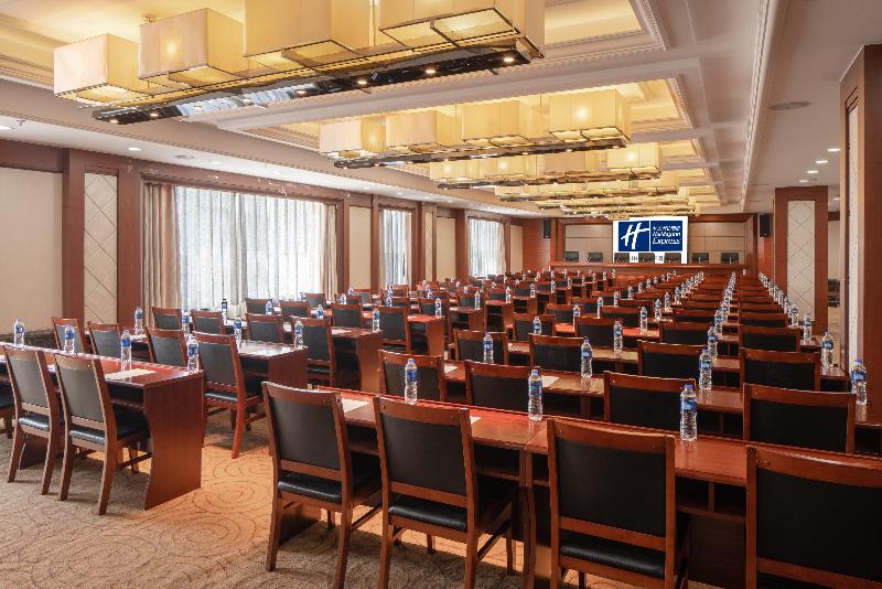 Holiday Inn Express Luoyang City Center image