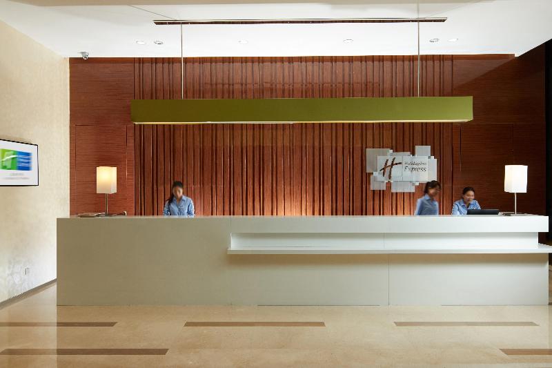 Holiday Inn Express Luoyang City Center image