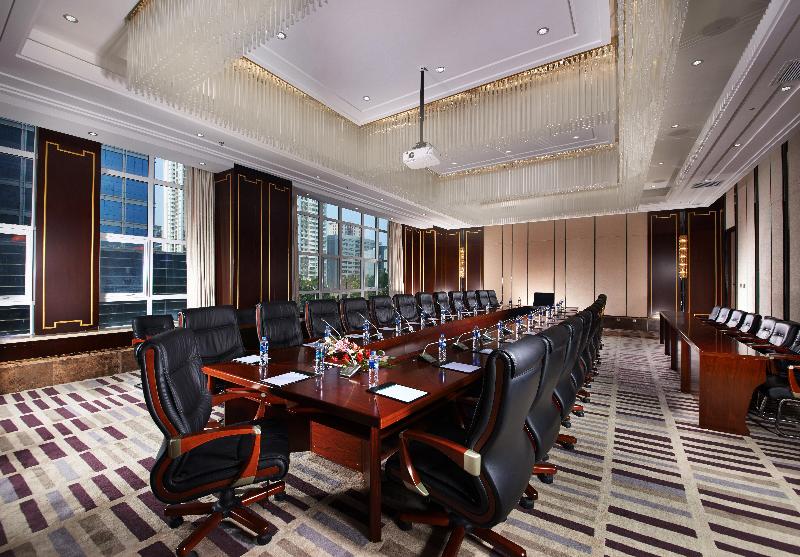 Holiday Inn Express Luoyang City Center image