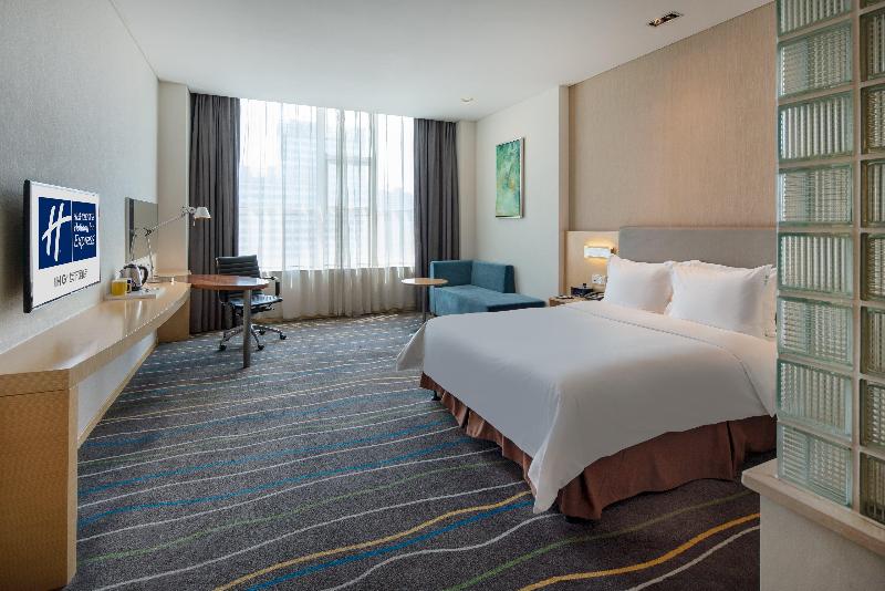 Holiday Inn Express Luoyang City Center image