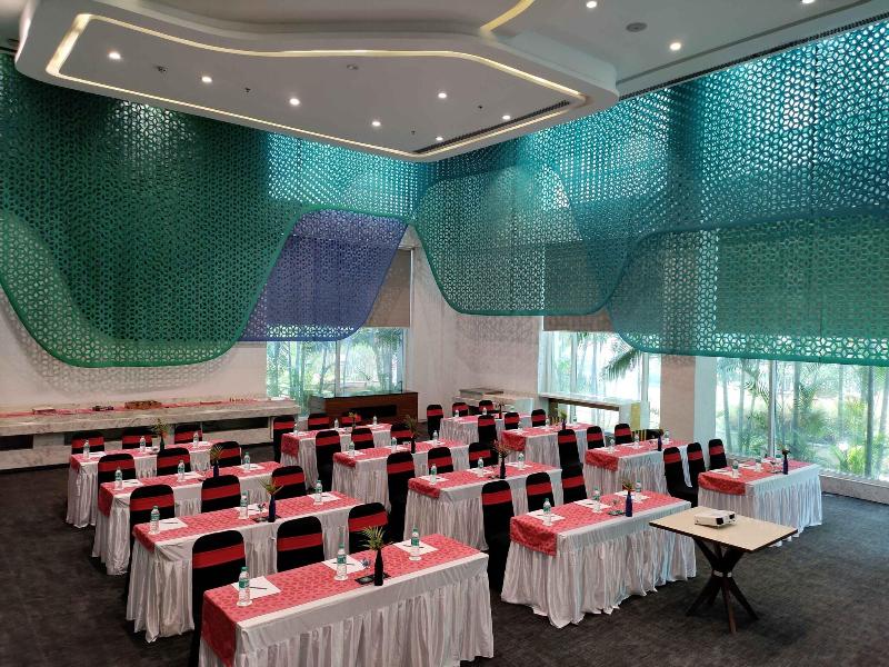 Holiday Inn Express Chennai Mahindra World City image