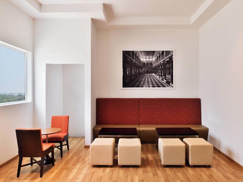 Holiday Inn Express Chennai Mahindra World City image