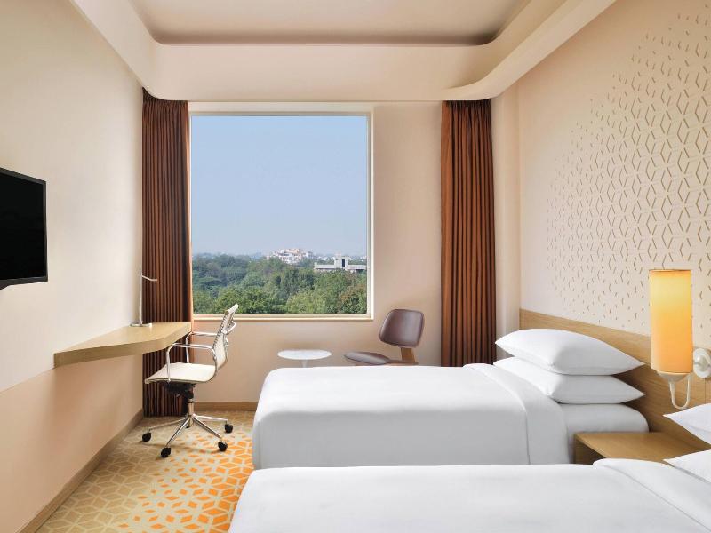 Holiday Inn Express Chennai Mahindra World City image